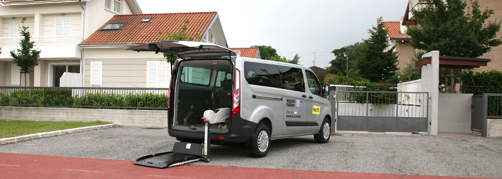 Wheelchair Accessible Ford Transit Custom Standard Roof