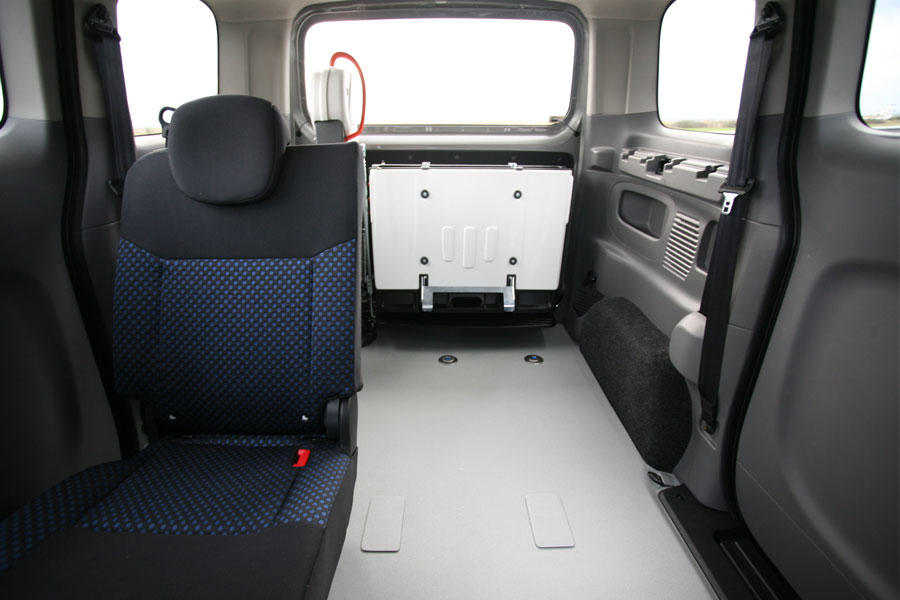 Nissan Evalia WAV with Wheelchair Lift - Fiorella WS